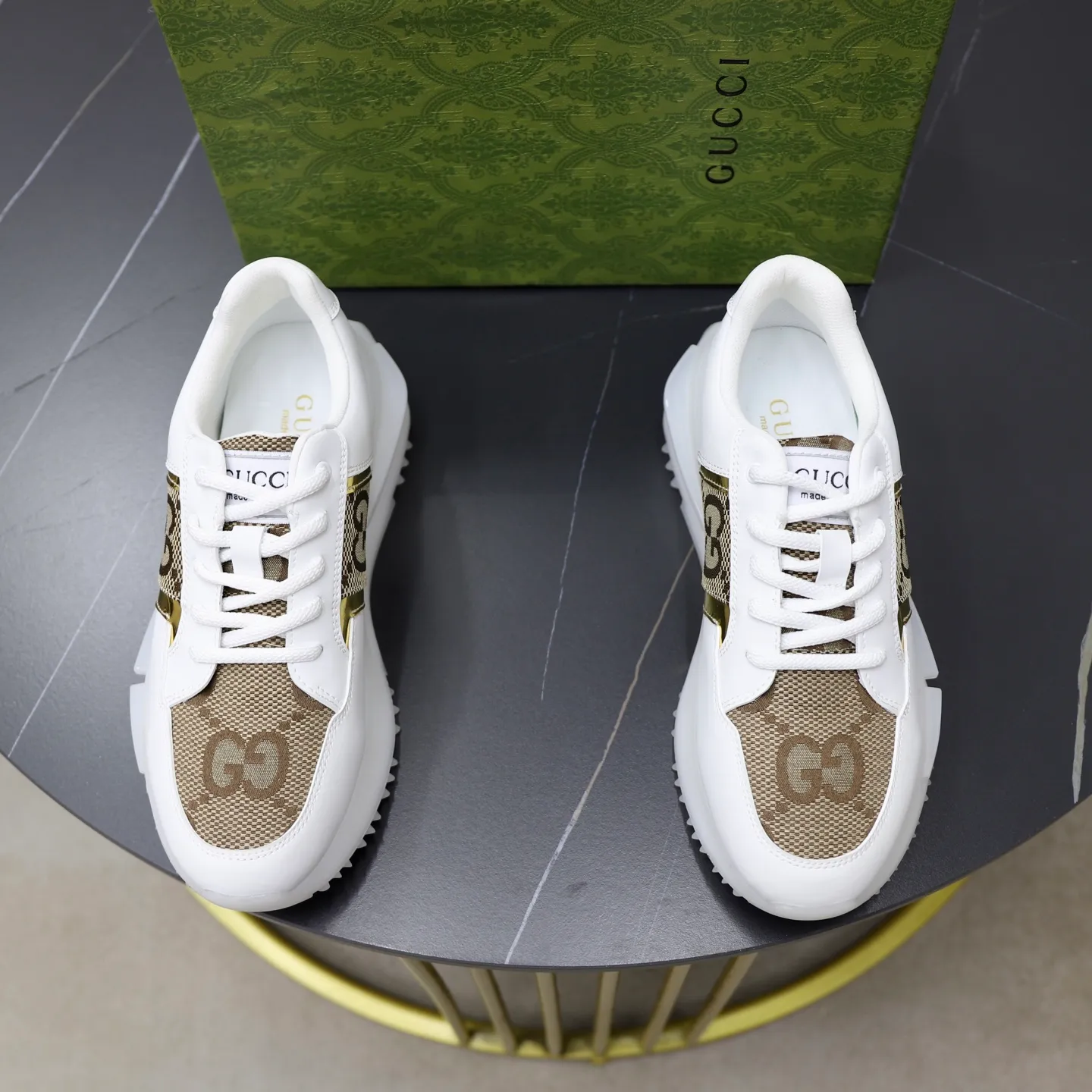 Ex-factory price: 462💰🙅‍♂️🙅‍♂️🙅‍♂️ Brand: GUCCI Standard code: 38-44 (45 customized) Grade: Same as the official website Material: Original material splicing Comfortable and breathable lining Lightweight and wear-resistant sports outsole Style category: Men's fashionable casual shoes Running sneakers Distinguished luxury brand elements Top luxury Color: actual picture color